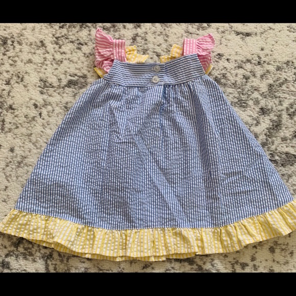 Adorable dress - Picture 2 of 3